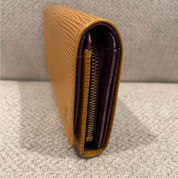 LOUIS VUITTON Epi Wallet Yellow Compact - Picture 3 of 12